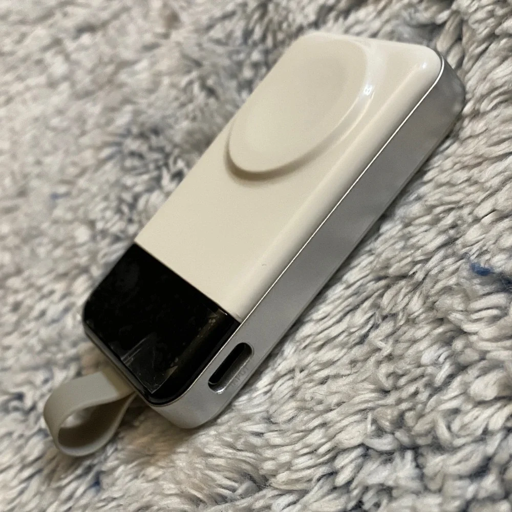 White & Black Portable iWatch Charging Device